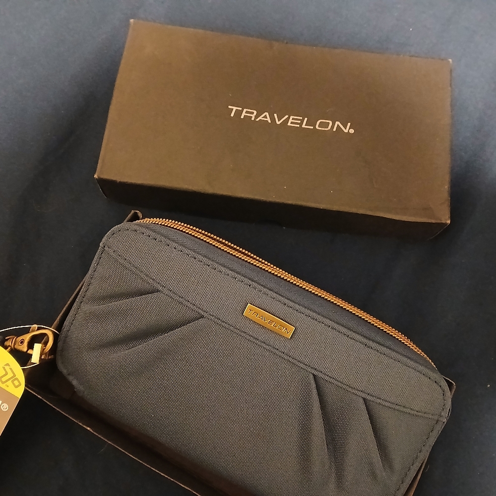 Travelon Men's Blue Wallet